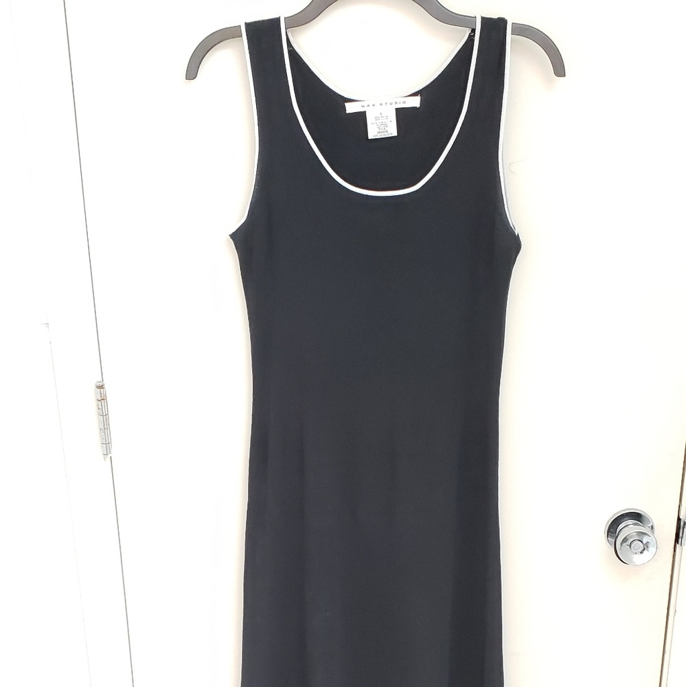 Black stretchy tennis dress with small slit